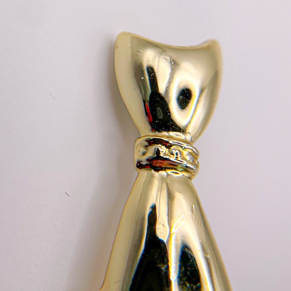 Vintage Shinny Gold Tone Cat with Dangling Tail Pin/Brooch - Picture 2 of 7